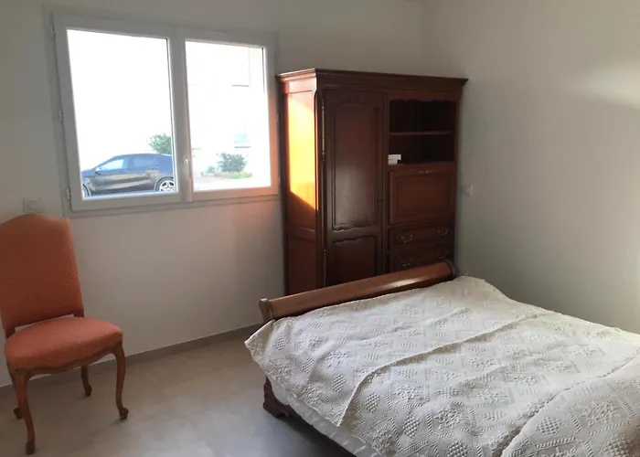 A Ghisonaccia-prunelli Apartment